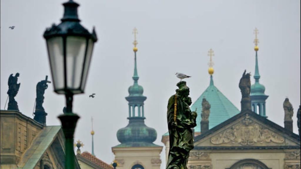 Sedlcanska - Will Save Money Here - Equipped With Antique Furniture Praga